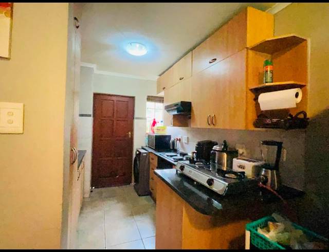 4 BEDROOM TOWNHOUSE FOR SALE IN CASTLEVIEW